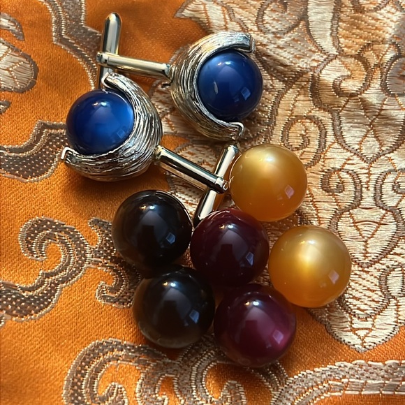 Vintage Lucite Moonglow Cuff Links - Picture 2 of 3